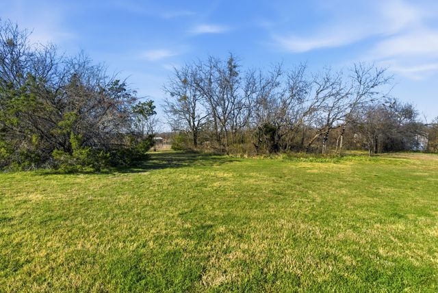 321 E Woody Creek Court, Springtown, TX 76082