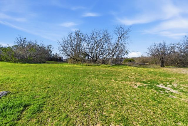 321 E Woody Creek Court, Springtown, TX 76082