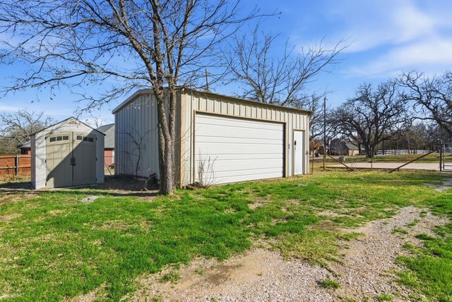 321 E Woody Creek Court, Springtown, TX 76082