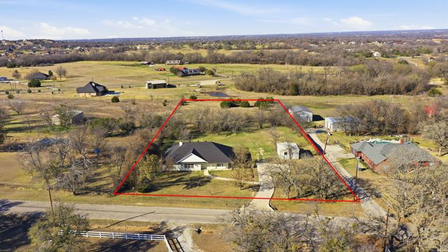 321 E Woody Creek Court, Springtown, TX 76082