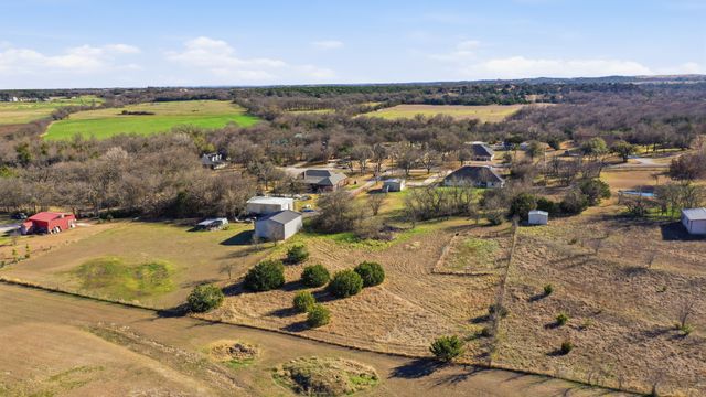 321 E Woody Creek Court, Springtown, TX 76082