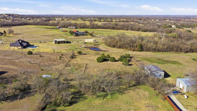 321 E Woody Creek Court, Springtown, TX 76082