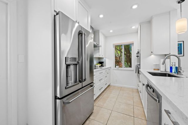 2043 NE 29th Street, Fort Lauderdale, FL 33306