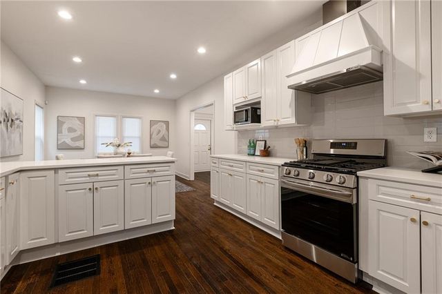 3219 Charlotte Street, Kansas City, MO 64109