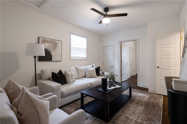 3219 Charlotte Street, Kansas City, MO 64109