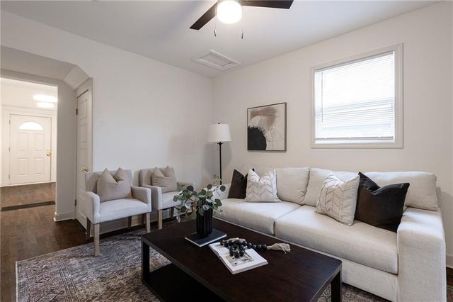 3219 Charlotte Street, Kansas City, MO 64109