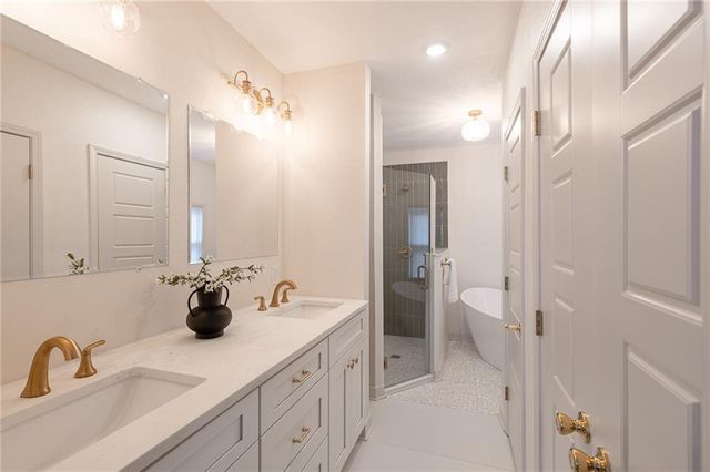 3219 Charlotte Street, Kansas City, MO 64109