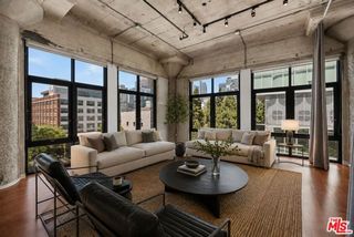 330 W 11th Street 406, Los Angeles, CA 90015