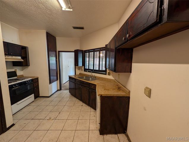 3492 OLD POWDER SPRINGS Road, Montgomery, AL 36116