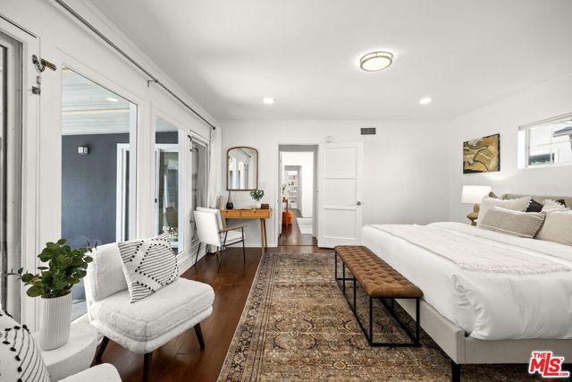 2926 S Bentley Avenue, Los Angeles, CA 90064