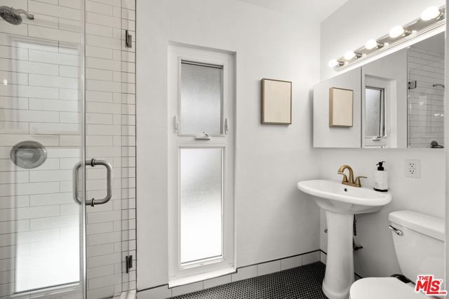 2926 S Bentley Avenue, Los Angeles, CA 90064