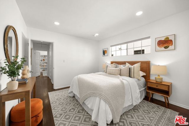 2926 S Bentley Avenue, Los Angeles, CA 90064