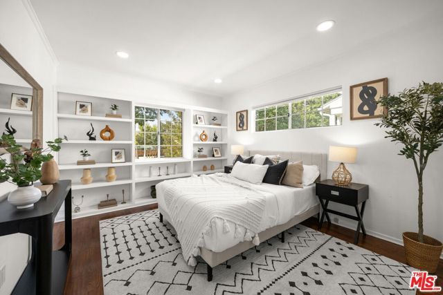 2926 S Bentley Avenue, Los Angeles, CA 90064