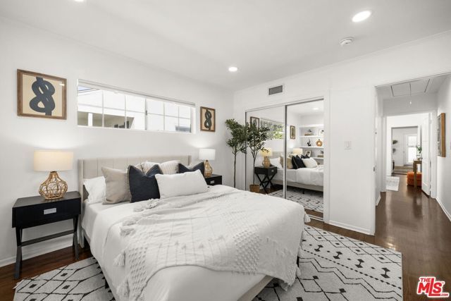 2926 S Bentley Avenue, Los Angeles, CA 90064