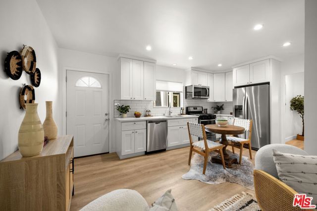 2926 S Bentley Avenue, Los Angeles, CA 90064