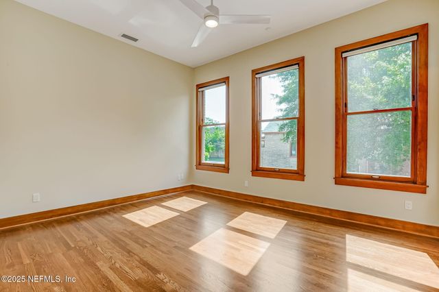 122 E DUVAL Street, Jacksonville, FL 32202