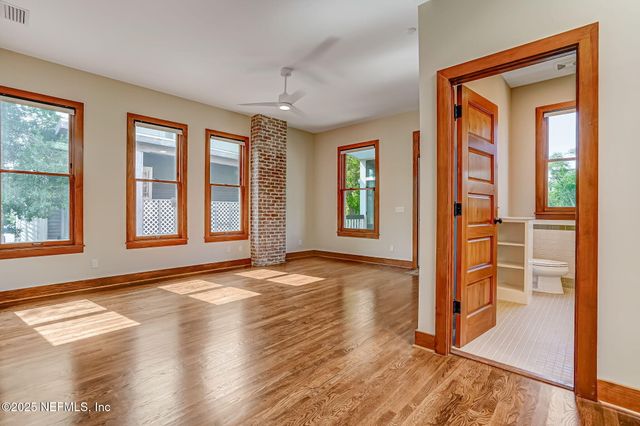 122 E DUVAL Street, Jacksonville, FL 32202