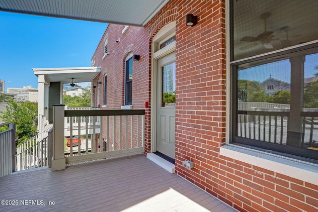 122 E DUVAL Street, Jacksonville, FL 32202