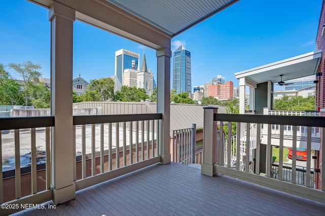 122 E DUVAL Street, Jacksonville, FL 32202
