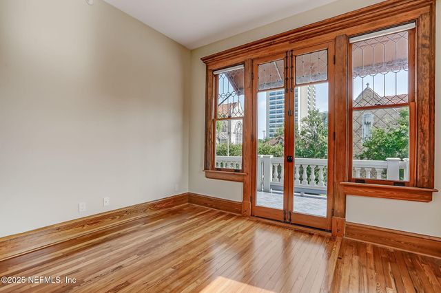 122 E DUVAL Street, Jacksonville, FL 32202