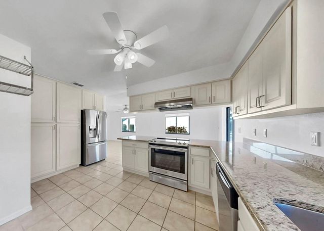 1929 NEW BEDFORD DRIVE, Sun City Center, FL 33573