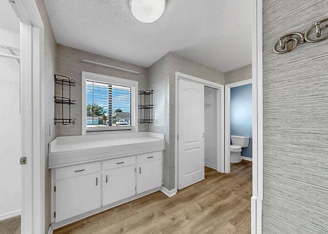 1929 NEW BEDFORD DRIVE, Sun City Center, FL 33573