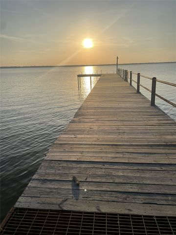 137 Oak Haven Drive, Gun Barrel City, TX 75156