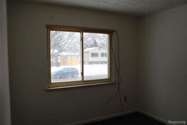 28510 Halecreek Street, Romulus, MI 48174