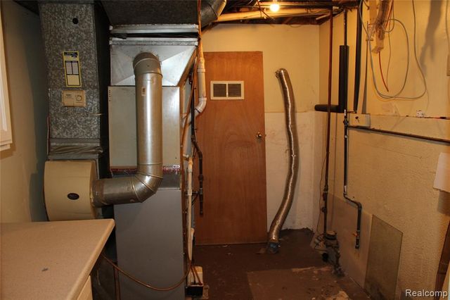 28510 Halecreek Street, Romulus, MI 48174