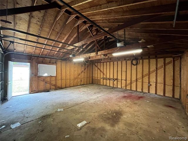 28510 Halecreek Street, Romulus, MI 48174