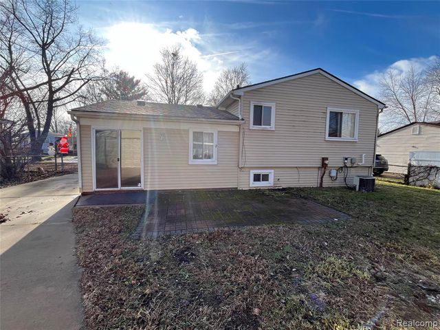 28510 Halecreek Street, Romulus, MI 48174