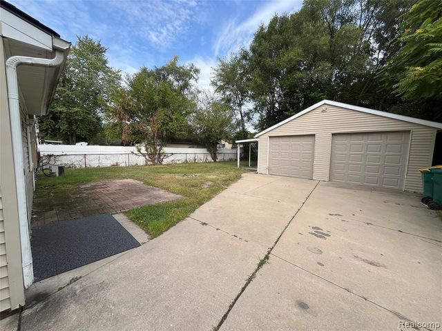 28510 Halecreek Street, Romulus, MI 48174