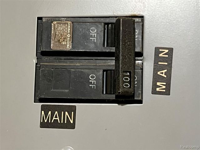 28510 Halecreek Street, Romulus, MI 48174