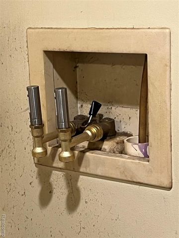 28510 Halecreek Street, Romulus, MI 48174