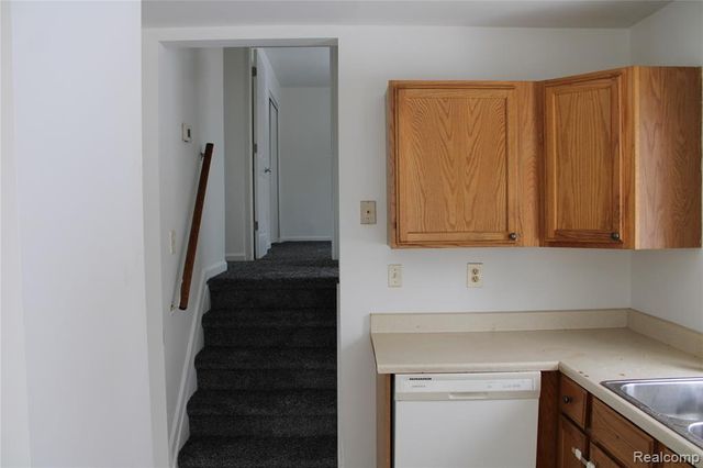 28510 Halecreek Street, Romulus, MI 48174