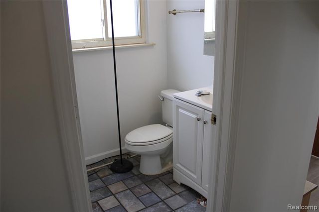 28510 Halecreek Street, Romulus, MI 48174