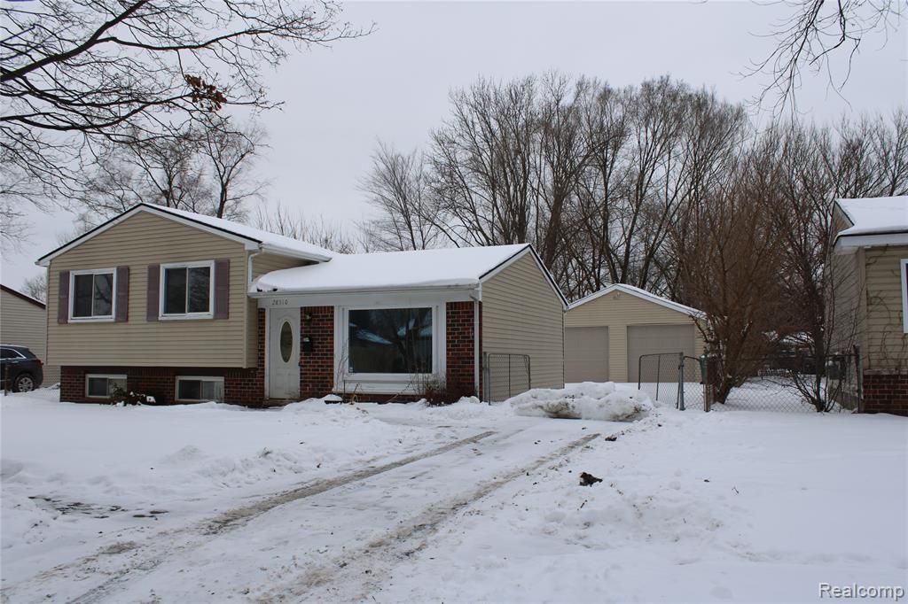 28510 Halecreek Street, Romulus, MI 48174