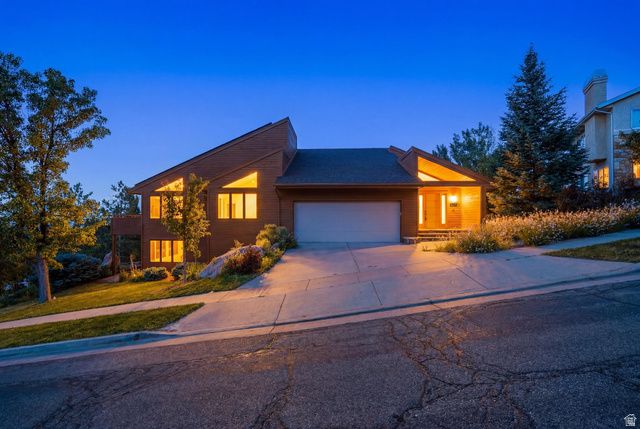 2352 S LAKELINE DR, Salt Lake City, UT 84109