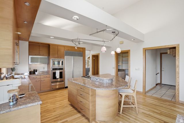 2352 S LAKELINE DR, Salt Lake City, UT 84109