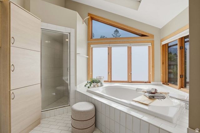 2352 S LAKELINE DR, Salt Lake City, UT 84109