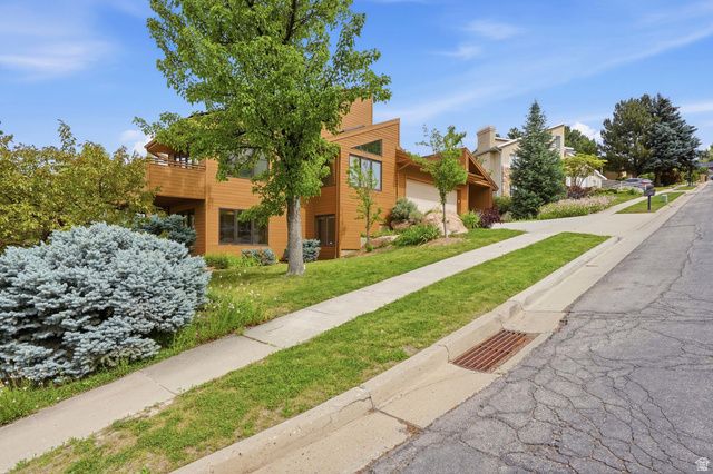 2352 S LAKELINE DR, Salt Lake City, UT 84109