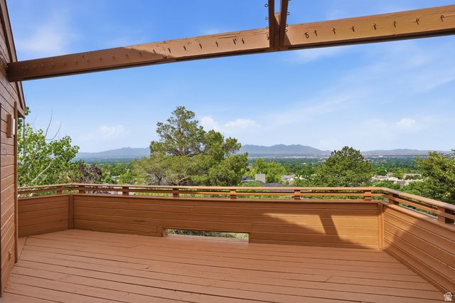 2352 S LAKELINE DR, Salt Lake City, UT 84109