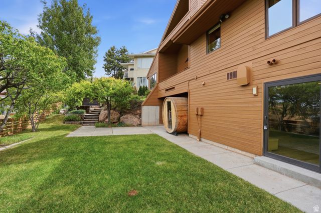 2352 S LAKELINE DR, Salt Lake City, UT 84109