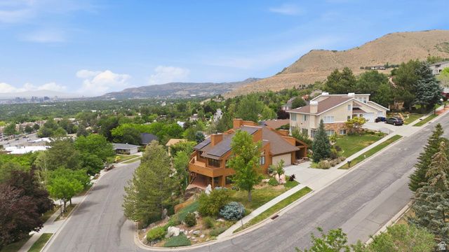 2352 S LAKELINE DR, Salt Lake City, UT 84109