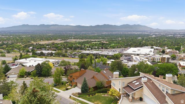 2352 S LAKELINE DR, Salt Lake City, UT 84109