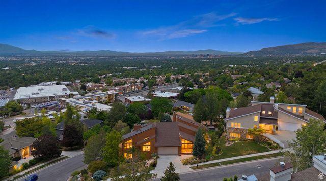 2352 S LAKELINE DR, Salt Lake City, UT 84109