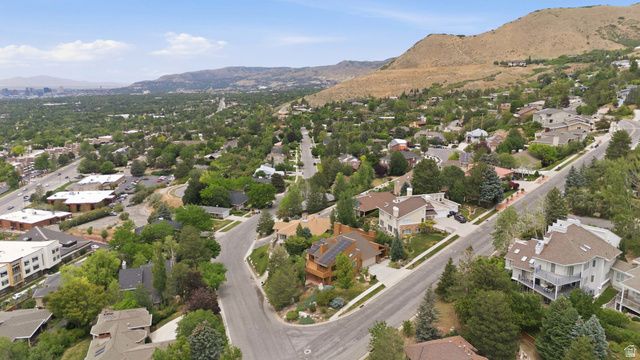 2352 S LAKELINE DR, Salt Lake City, UT 84109