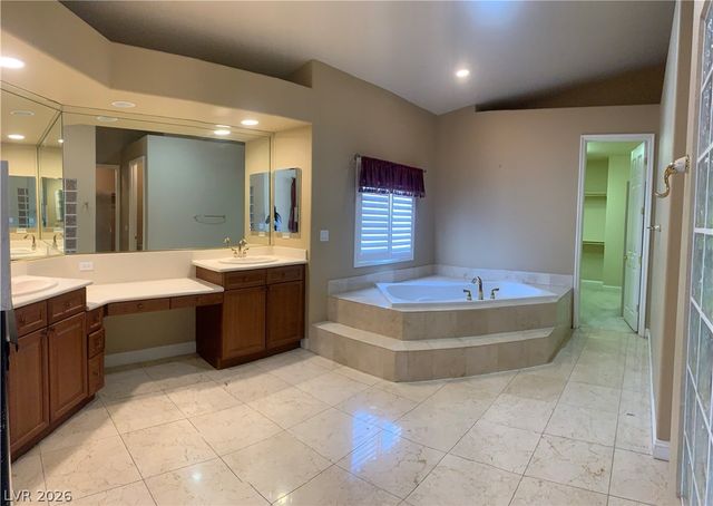 10660 Lago Cantini Street, Las Vegas, NV 89141