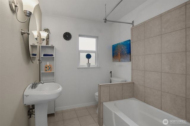 9006 Lawndale Avenue SW, Lakewood, WA 98498