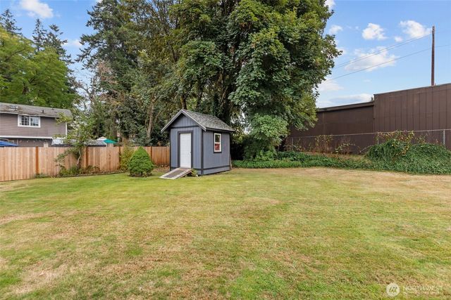 9006 Lawndale Avenue SW, Lakewood, WA 98498